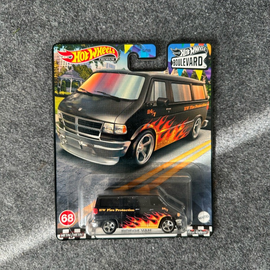 Hot Wheels Dodge Van Boulevard Premium (2020)