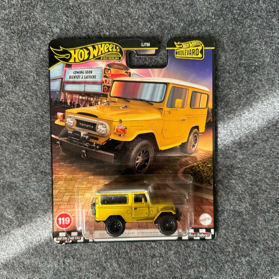 Hot Wheels Toyota Land Cruiser FJ43 Boulevard Premium (2020)