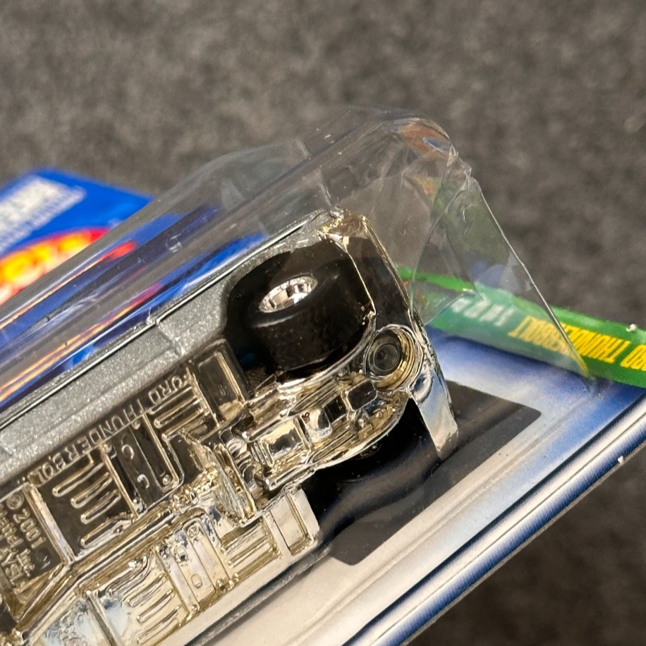 Hot Wheels Treasure Hunt Ford Thunderbolt STH (2001)
