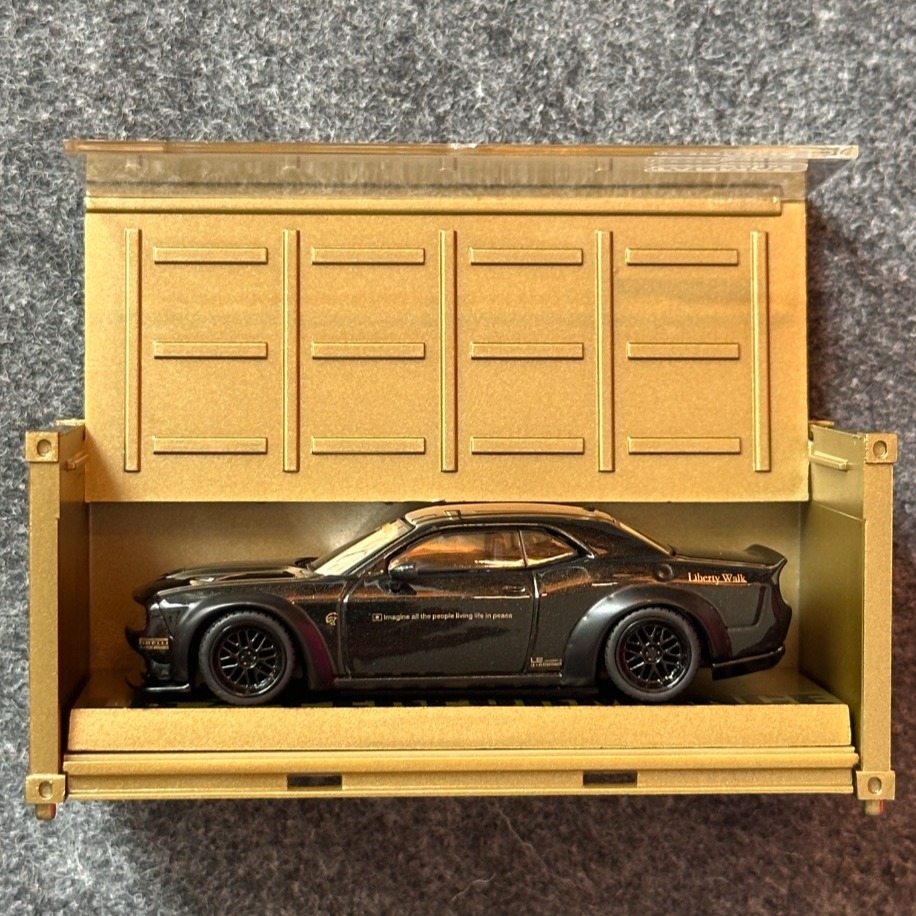 Tarmac Works LB-Works Dodge Challenger SRT Hellcat LBWK