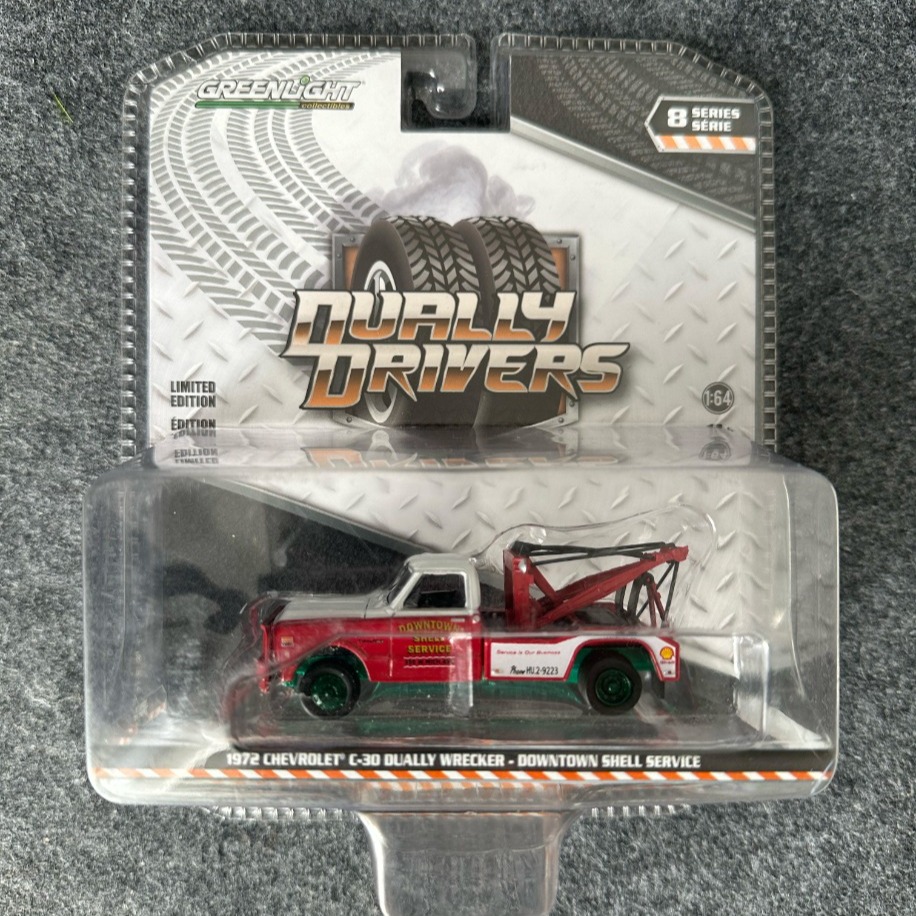 Greenlight CHASE 1972 Chevrolet C-30 Dually Wrecker Limited Edition
