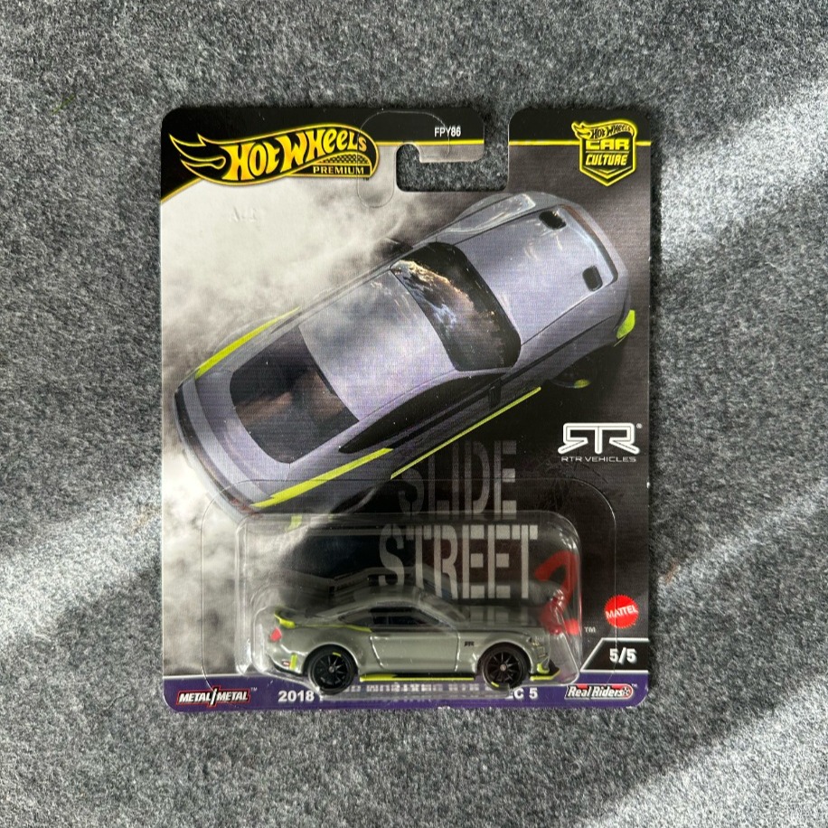 Hot Wheels 2018 Ford Mustang RTR Spec 5 Slide Street Car Culture Premium (2021)