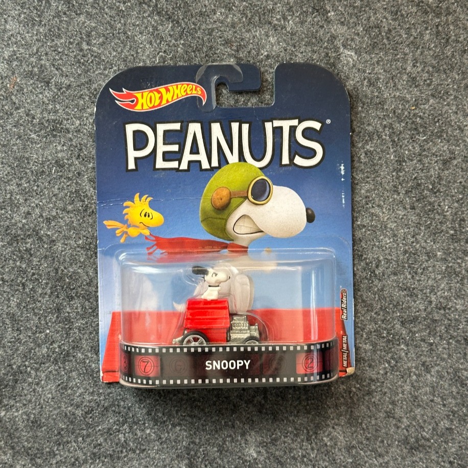 Hot Wheels Retro Entertainment Peanuts Snoopy (2016)