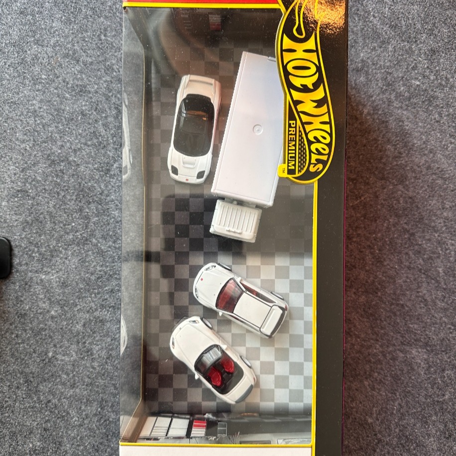 Hot Wheels Premium 4’lü Diorama Set JBM08