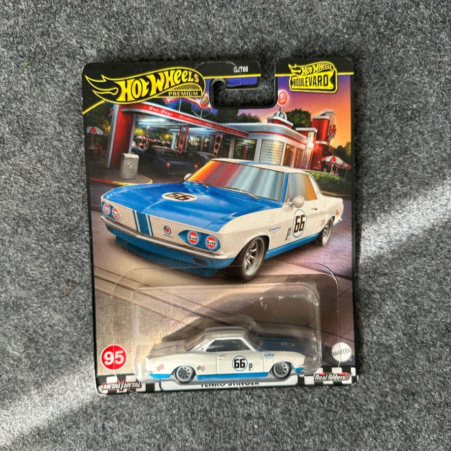Hot Wheels '66 Chevrolet Corvair Yenko Stinger Boulevard Premium (2020)