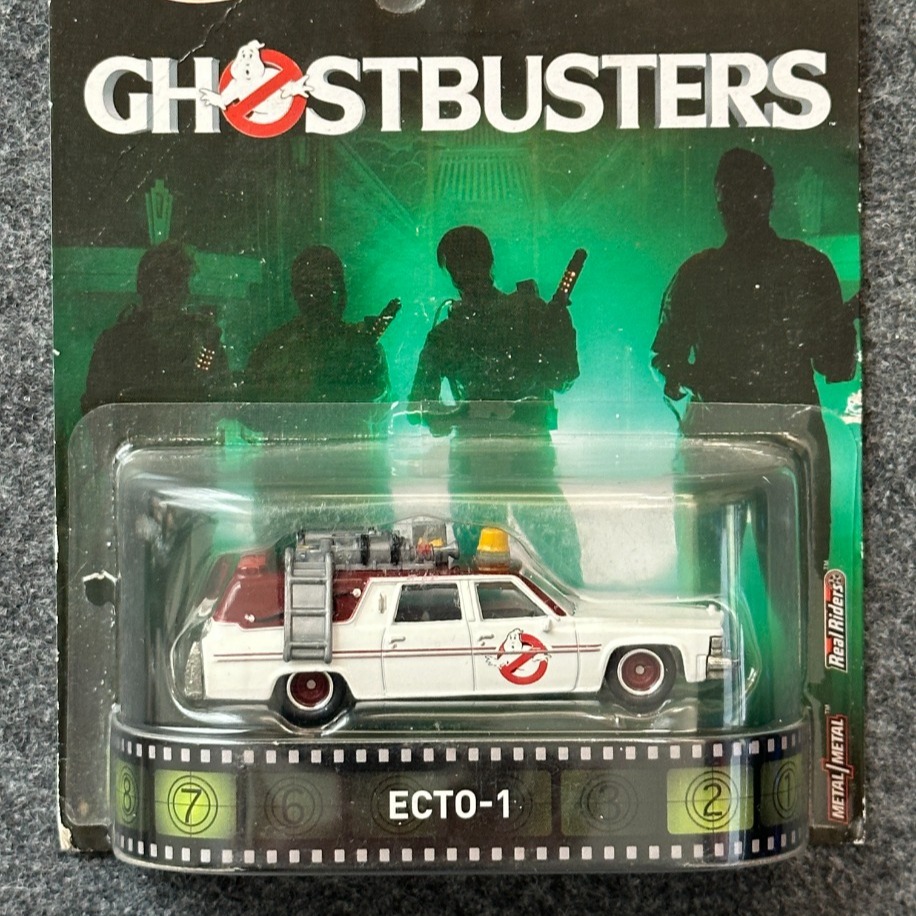 Hot Wheels Retro Entertainment Ghostbusters Ecto-1 (2016)