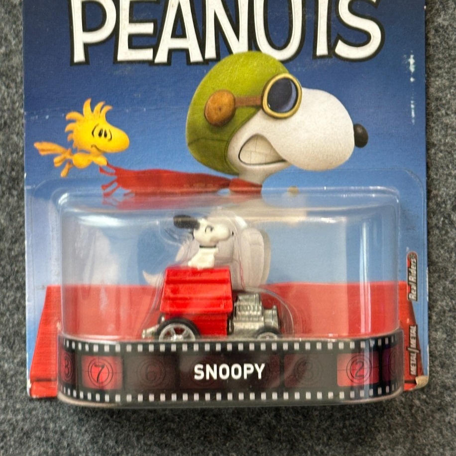 Hot Wheels Retro Entertainment Peanuts Snoopy (2016)