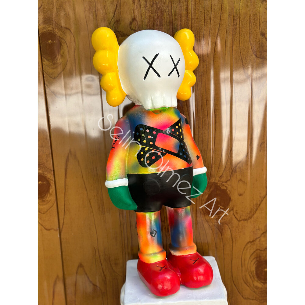 Kaws Heykeli