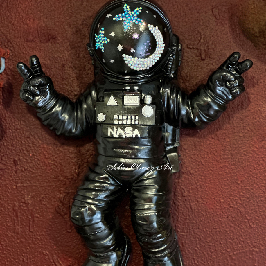 Astronot Duvar Heykeli