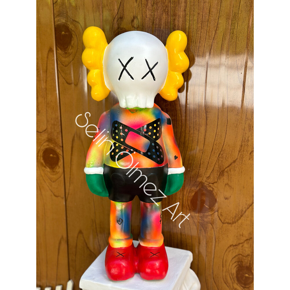 Kaws Heykeli