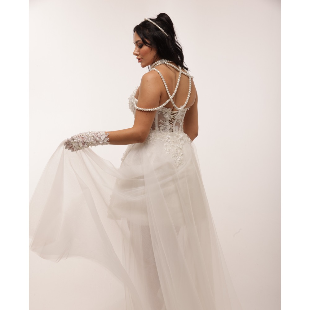 Tyche Bridal – Beyaz Üç Boyutlu Dantel İşlemeli Mini Elbise