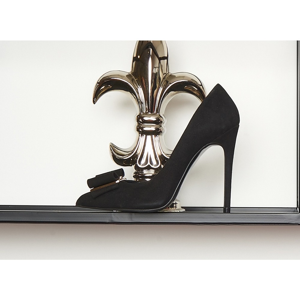 Black Stiletto