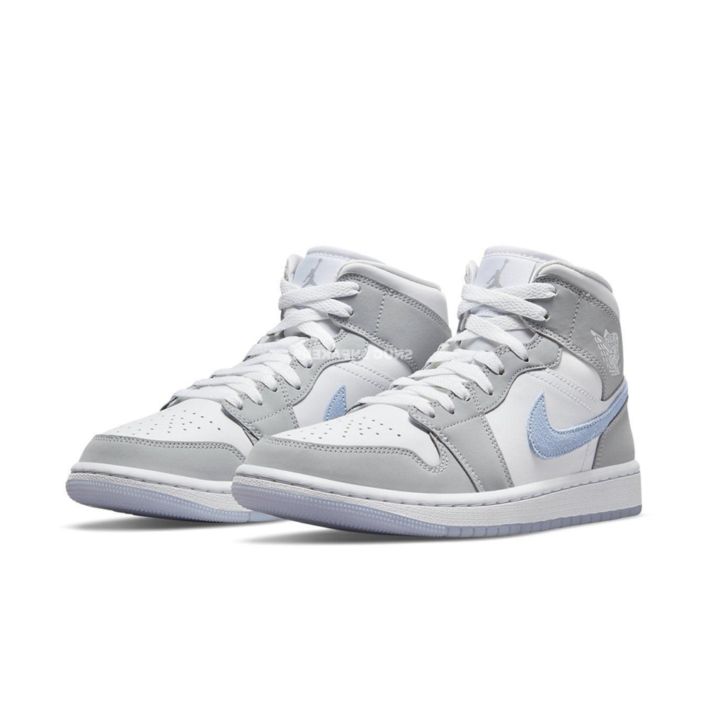 Nike Air Jordan 1 Mid Wolf Grey Aluminum
