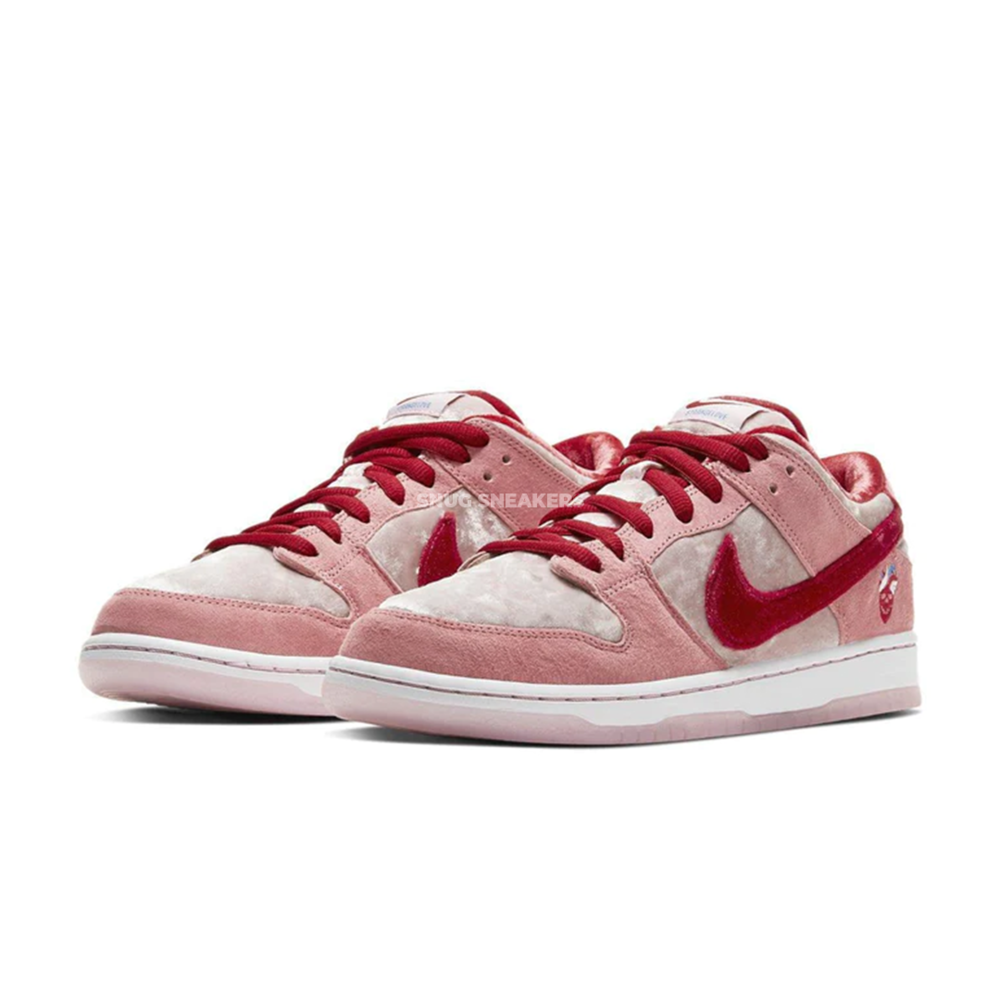 Nike SB Dunk Low StrangeLove Skateboards