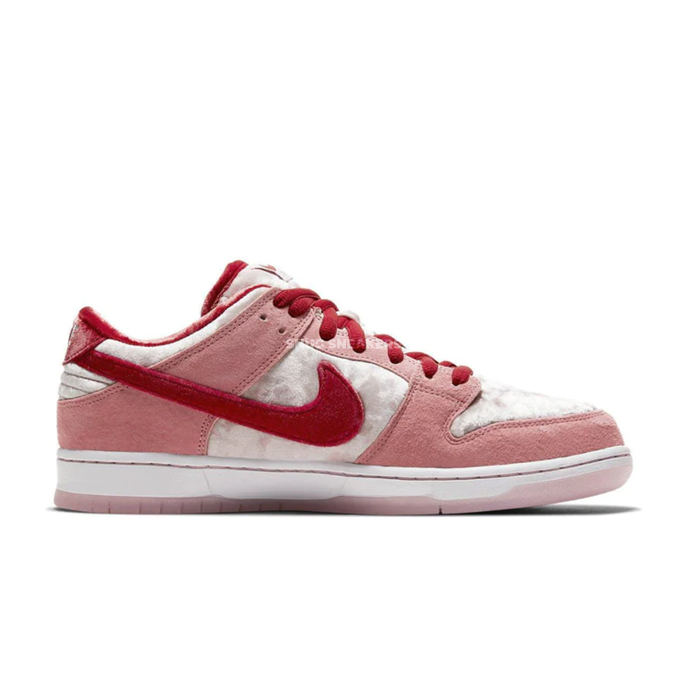 Nike SB Dunk Low StrangeLove Skateboards