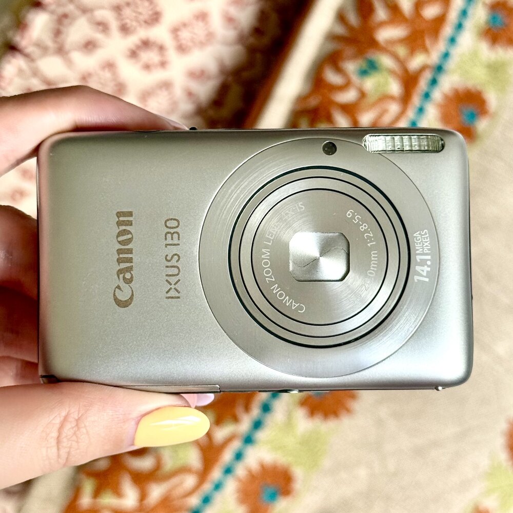 Canon IXUS 130 | Soho camera