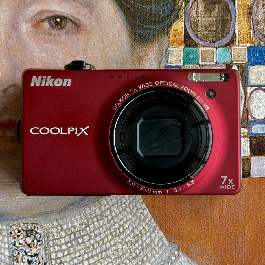 Nikon Coolpix S6000 | Soho camera