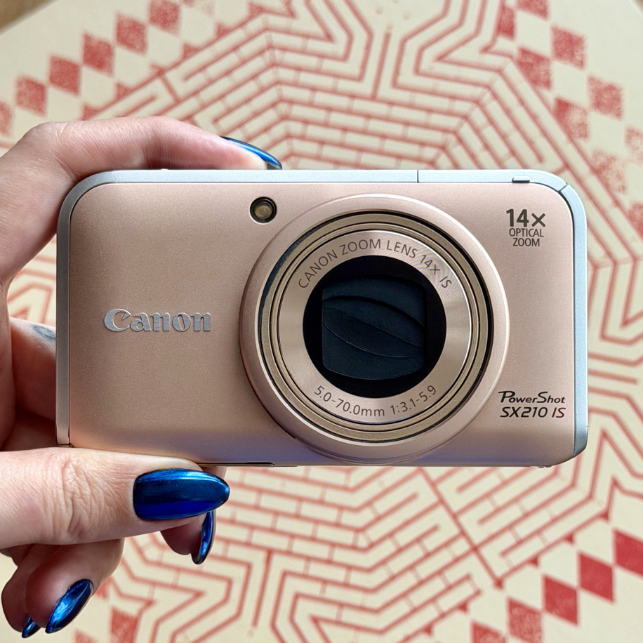 Canon Powershot SX210 IS | Soho camera