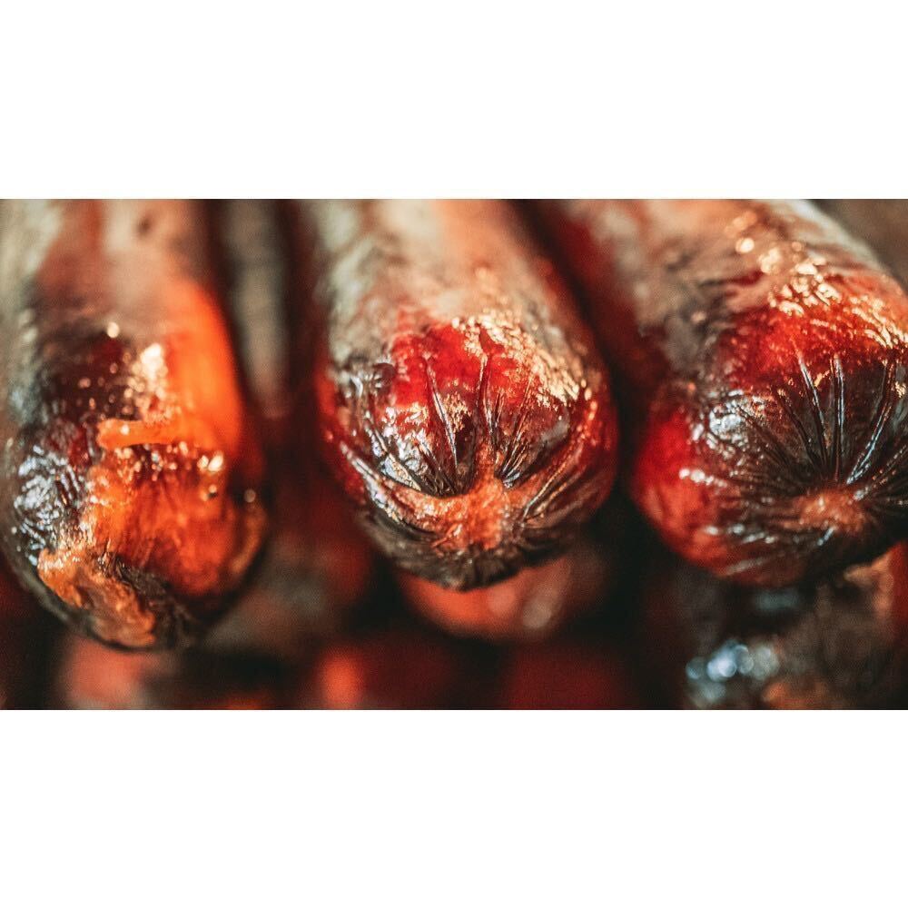 Tütsülenmiş Kars gravyerli sosis (1 adet - 100gr)