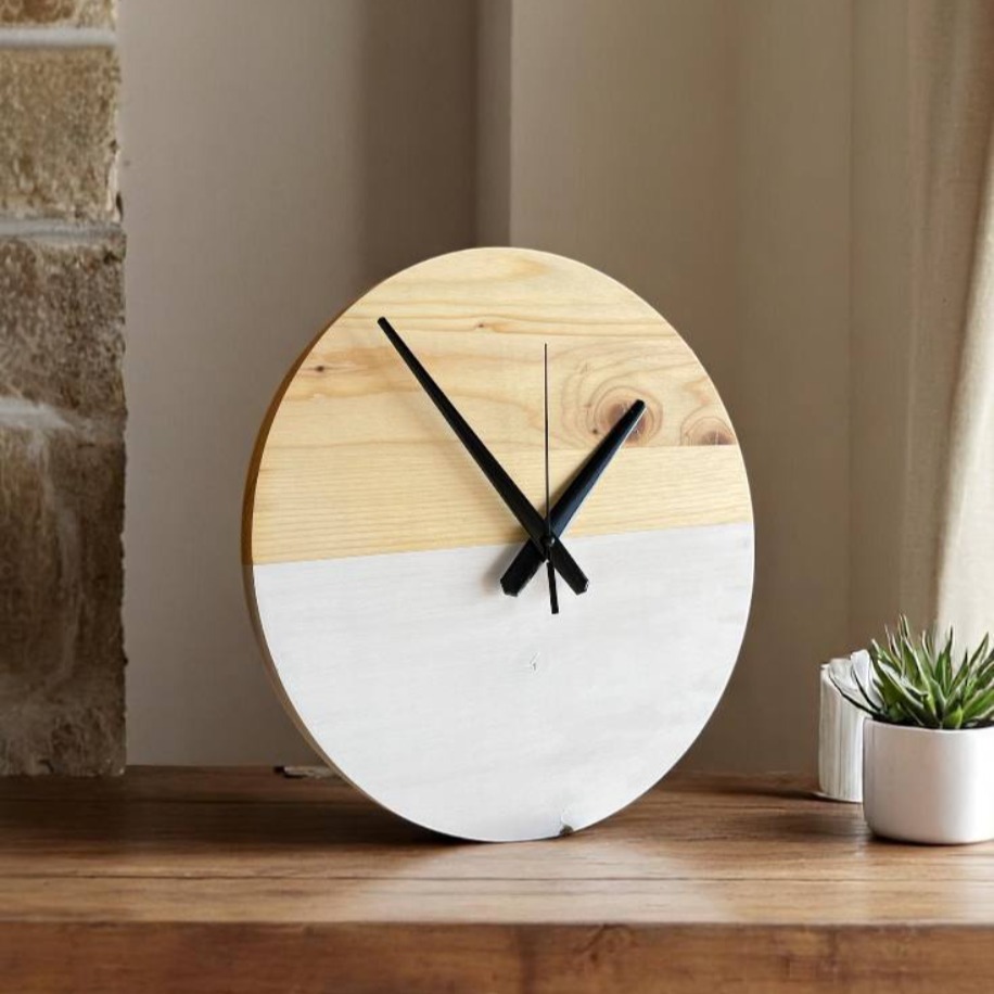 Ağaç Minimalist Duvar Saati (Beyaz Detaylı)