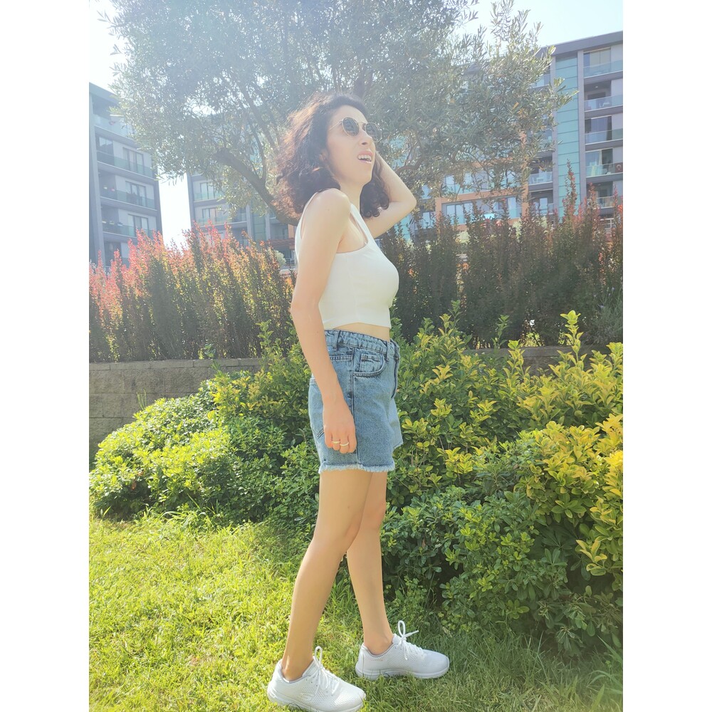 Beyaz Crop Bluz