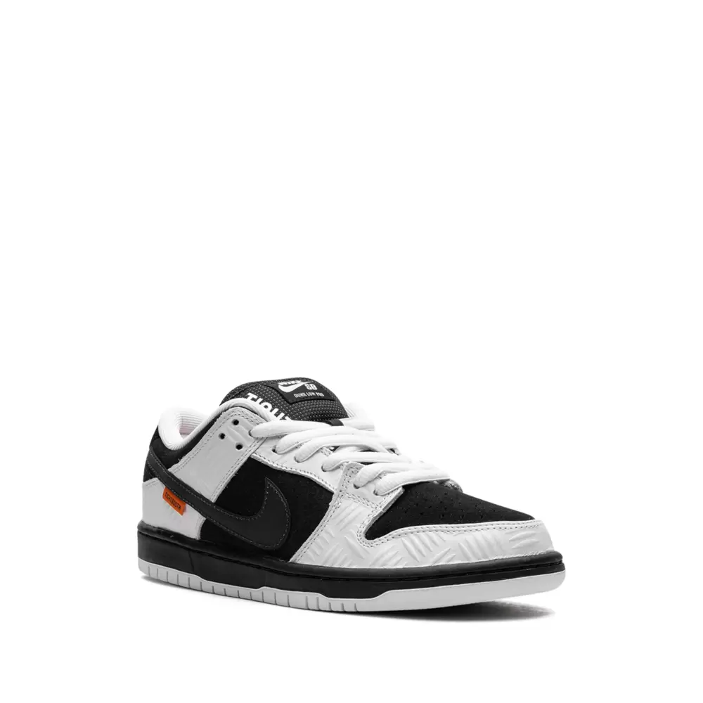 Nike SB x Tightbooth Dunk Low