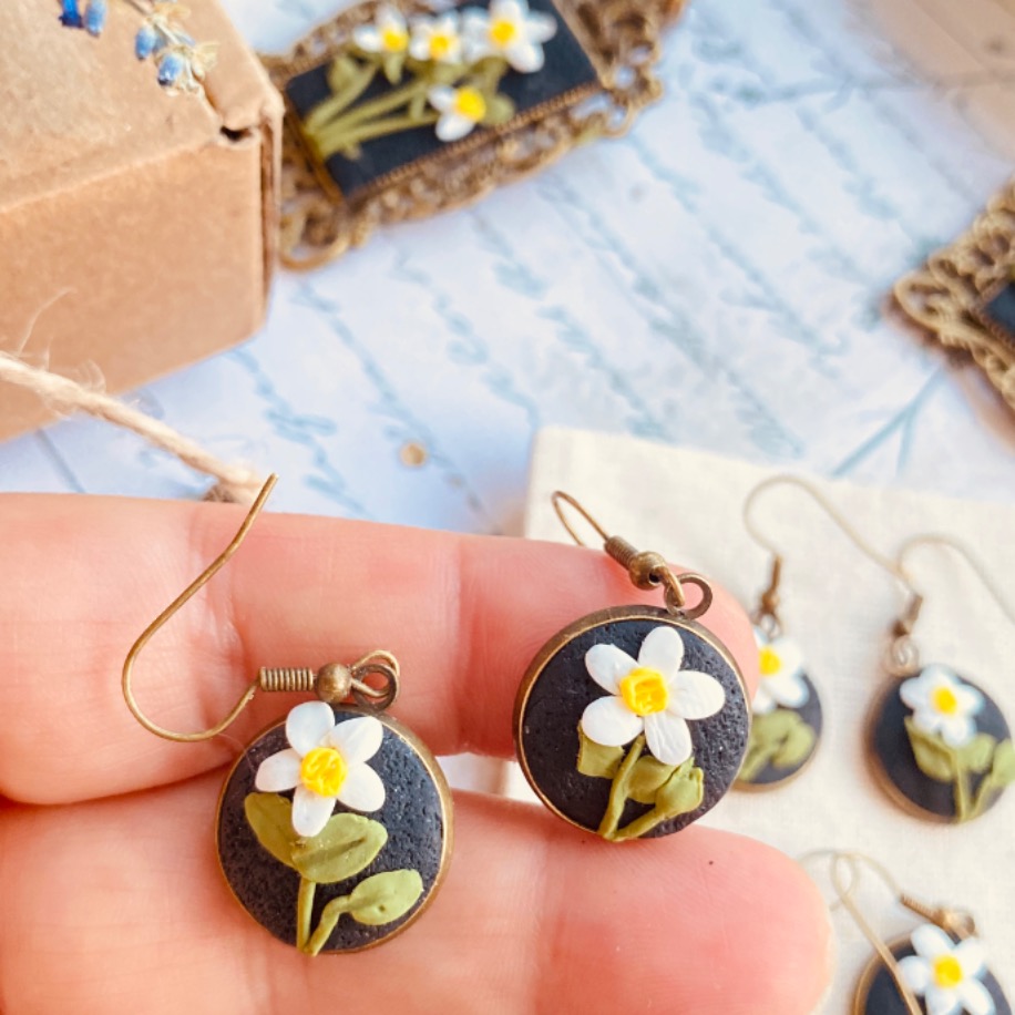 daisy earring | Vintagejewelryhouse