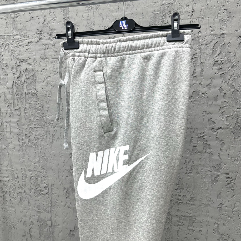 Nike Club Fleece Futura Graphic Eşofman Altı [FD2995-063]