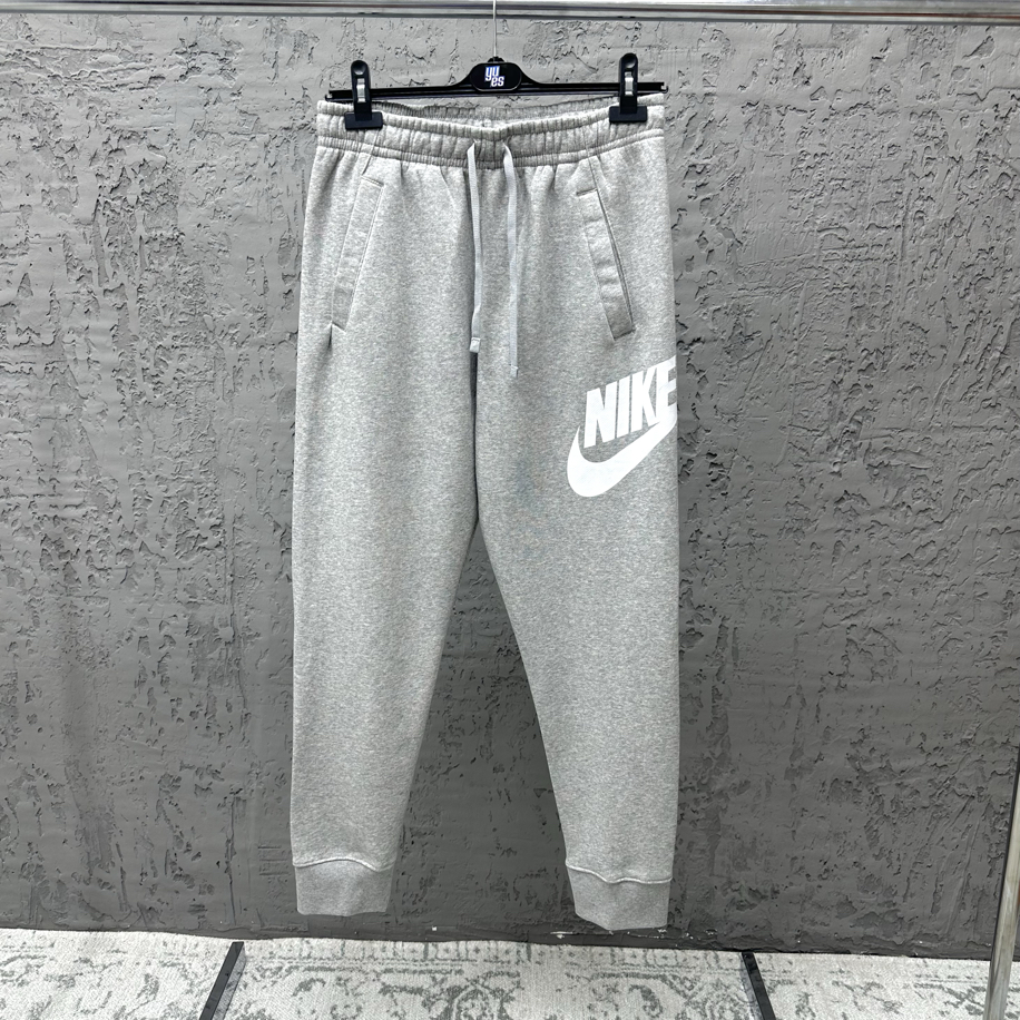 Nike Club Fleece Futura Graphic Eşofman Altı [FD2995-063]
