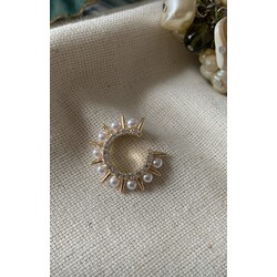 İNCİLİ DİŞLİ MODEL TRAGUS KÜPE
