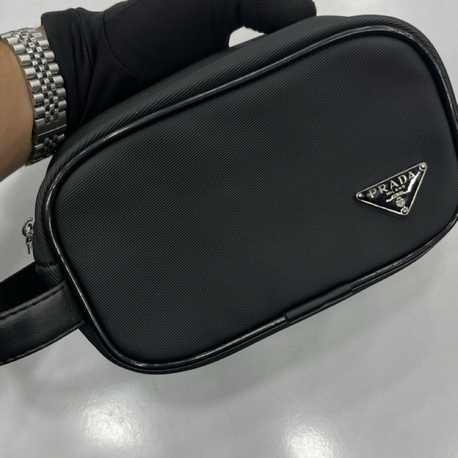 Prada Saffiano Deri Detaylı Teknik Kumaş Erkek Bakım ve Seyahat Çantası