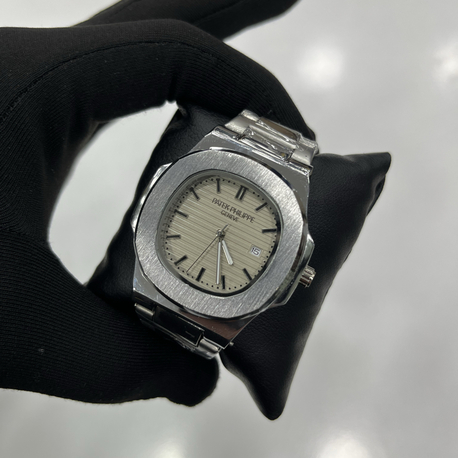 Patek Philippe Nautilus – Champagne Dial & Full Çelik Özel Seri