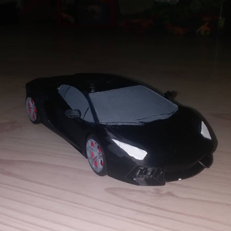 Lamborghini AVENTADOR