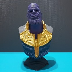 Thanos Büstü