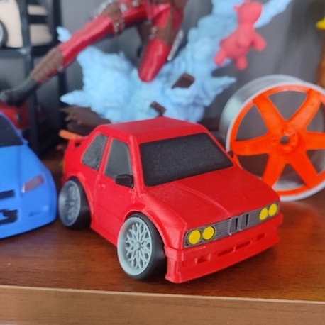BMW E30 deforme araba 