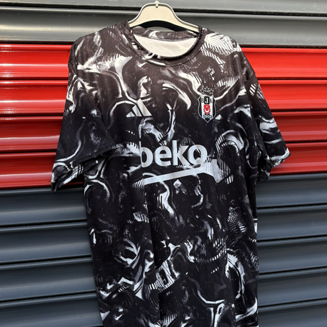 Beşiktaş Premium Forma