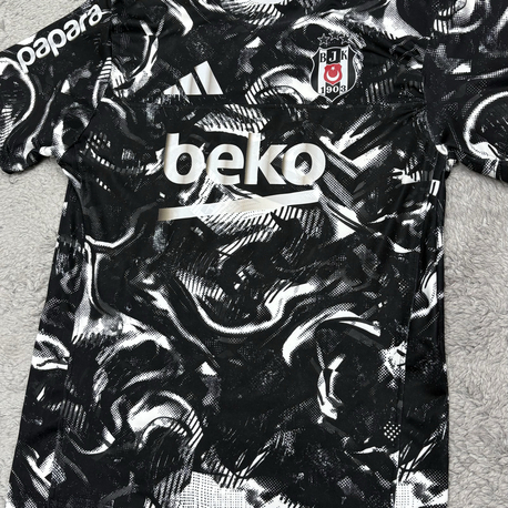 Beşiktaş Premium Forma