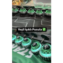Yeşil ışıklı pusula 