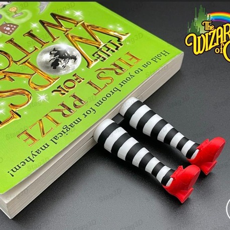 Çizgili bacak tasarımı kitap ayracı