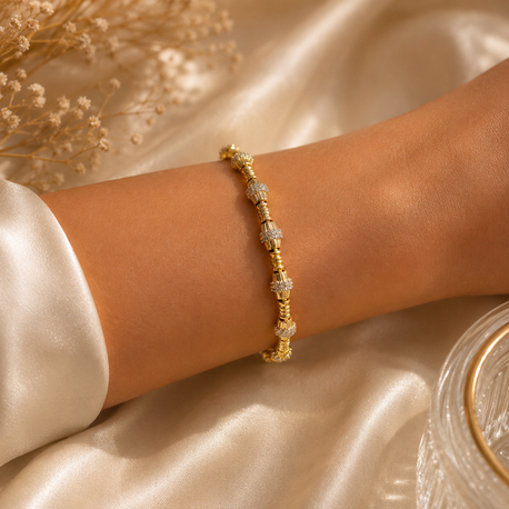 Gold Taş Detaylı Zarif Bileklik – Modern Işıltı