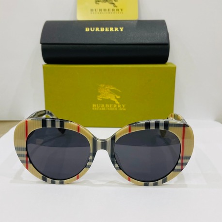 BURBERRY DESENLİ ÇERÇEVE SİYAH ŞEFFAF CAM