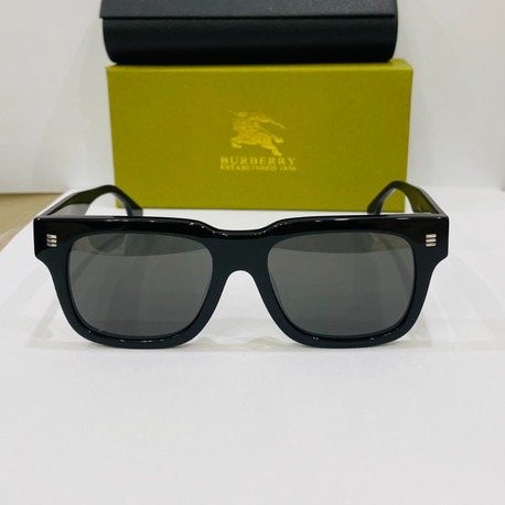BURBERRY SİYAH ÇERÇEVE SİYAH ŞEFFAF CAM