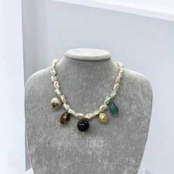 İncili charm kolye 