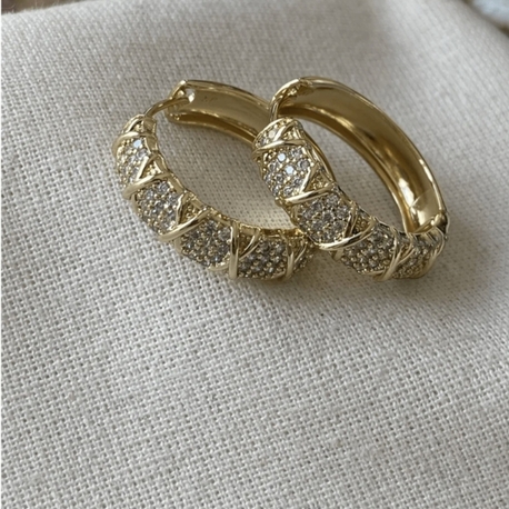 VIP 14K Taşlı X Desenli Halka Küpe