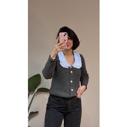 BEBE YAKA DÜĞMELİ HIRKA