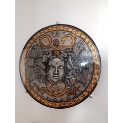Medusa Kalkanı Cam Duvar Panosu 