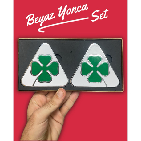 Alfa Romeo Beyaz Çamurluk Yoncası Seti
