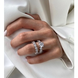White Diamond modeli ve Tamtur kombini 