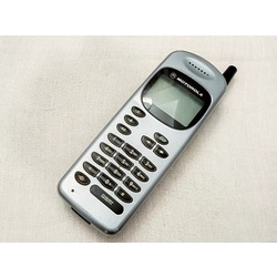 Motorola M 3088 Dönem Ürünü Cep Telefonu