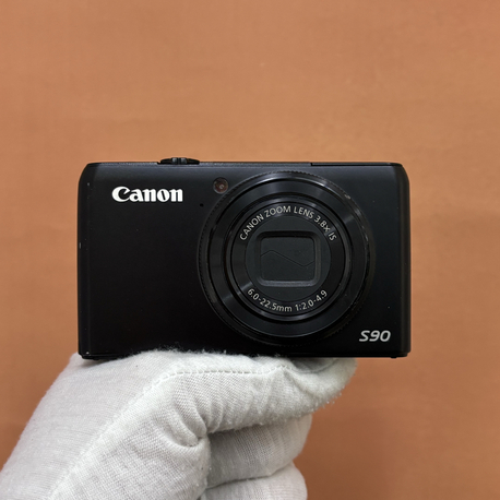 Canon PowerShot S90